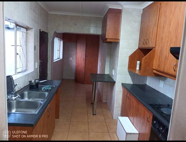 4 BEDROOM HOUSE FOR SALE IN RONDEBULT